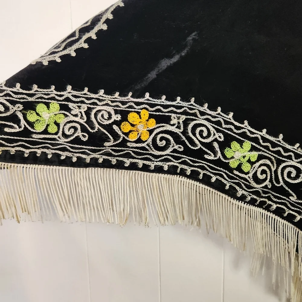 Vintage Black Velvet Fringe Poncho Scarf Embroidered Boho Western Womens 70s 90s - Picture 6 of 12